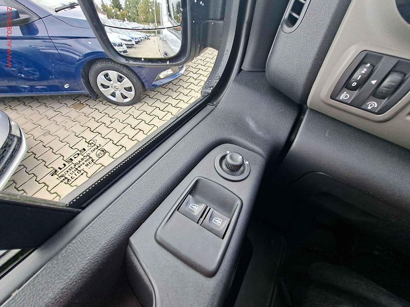Renault Trafic (2019) 1.6dCi L2 9míst, 2.maj, AC - fotka 13 z 21