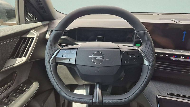 Opel Grandland (2026) GS Hybrid 1.2 TURBO (107kW/145 - fotka 18 z 38
