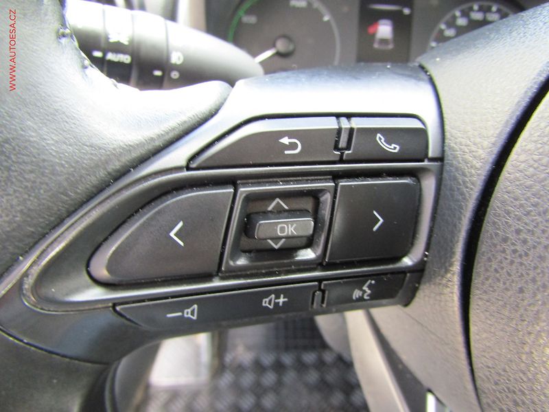 Mazda 2 (2023) 1.5 VVFi hybrid, 1.maj,ČR - fotka 14 z 22