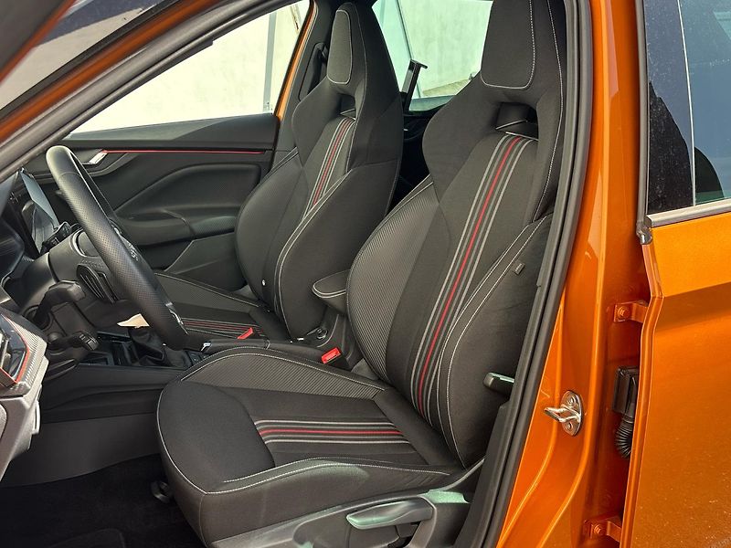 Škoda Kamiq Monte Carlo - fotka 7 z 28