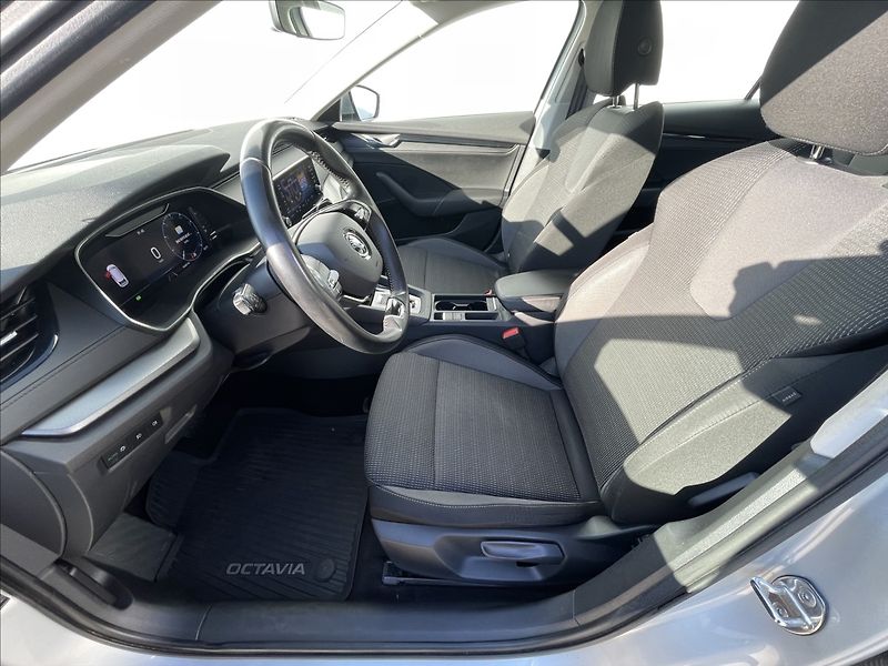 Škoda Octavia 2,0 TDI 4x4 DSG Ambi Plus TZ - fotka 4 z 22