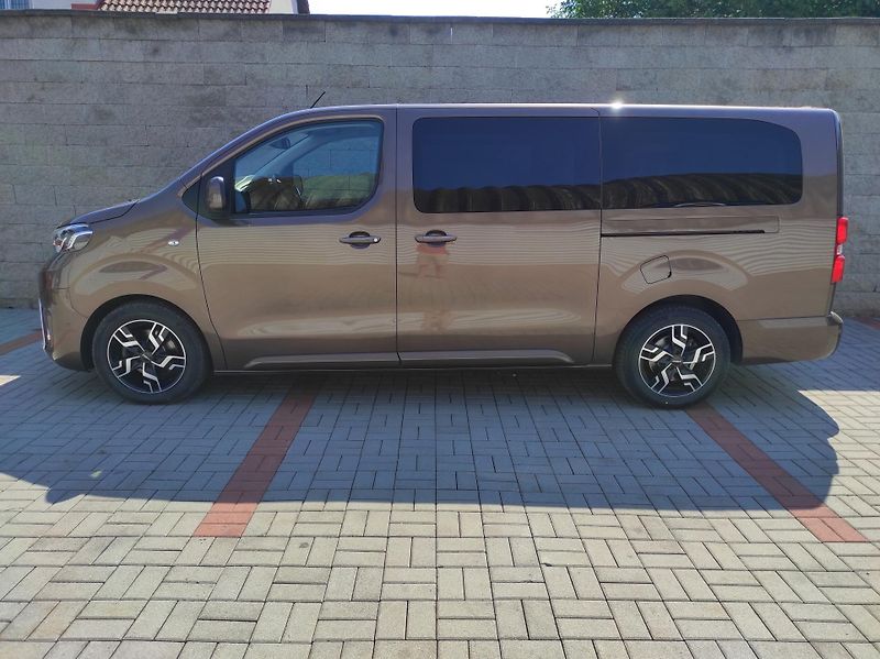 Toyota ProAce Verso 2,0D-4D130kW,L2, Shuttle,ČR - fotka 6 z 44