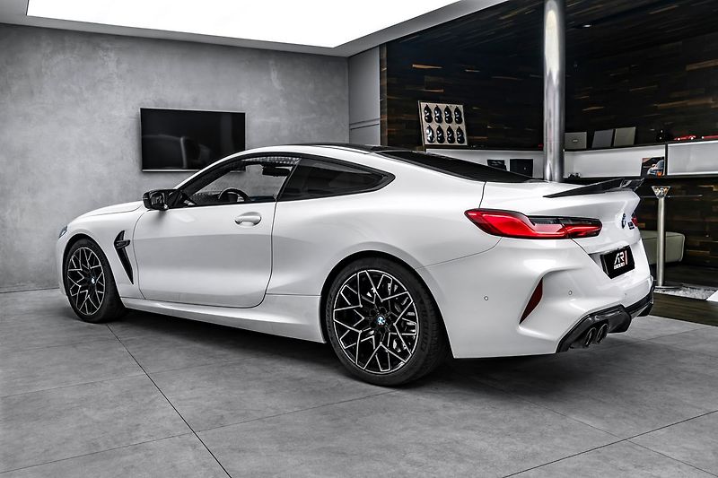 BMW M8 - fotka 7 z 26