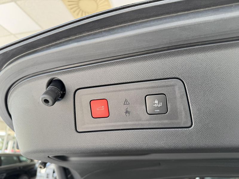 Peugeot 508 Hybrid 225*AT8*Allure*Webasto - fotka 31 z 34