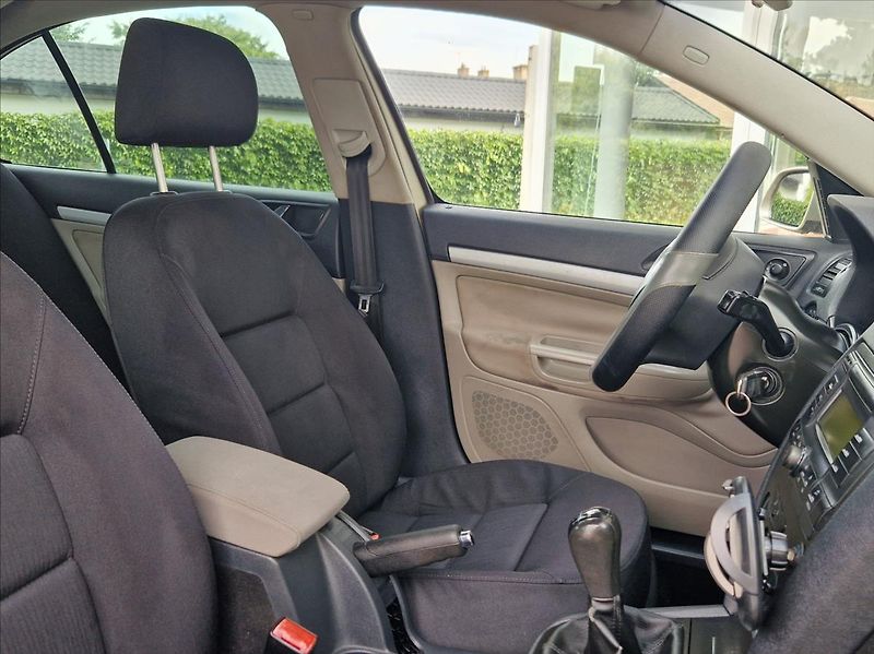 Škoda Octavia 2,0 TDi 103kW AC NOVÝ OLEJ - fotka 16 z 31