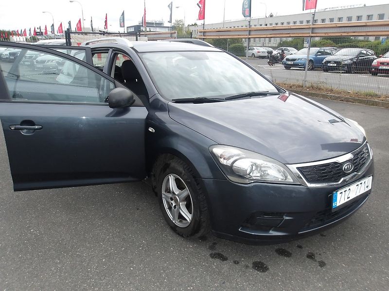 Kia Ceed 1,4i ČR ! NAJ.94000 km !!! Ser - fotka 16 z 34