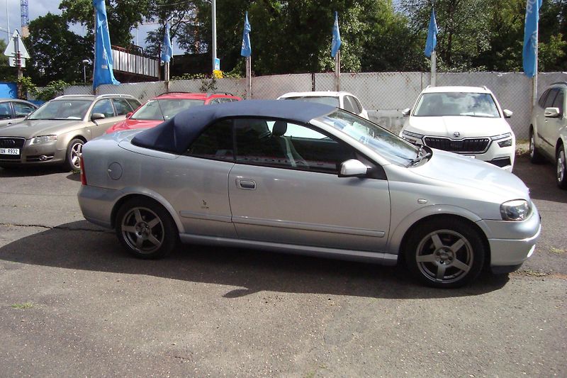 Opel Astra (2002) 1.6i,16V,Cabrio,Bertone,El.Stř - fotka 9 z 65