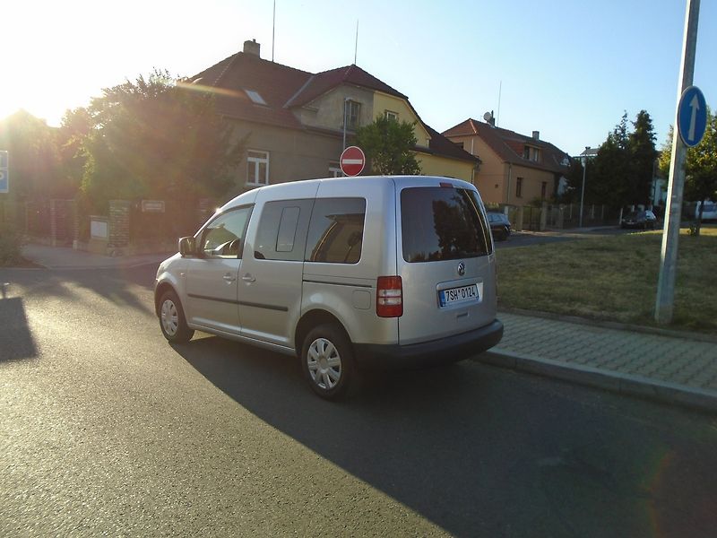 Volkswagen Caddy (2013) 1.6 TDI, 5.Míst, Klima - fotka 10 z 24