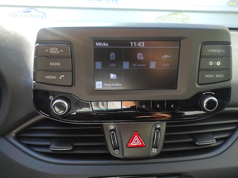 Hyundai i30 1,4DOHC 16V,73kW,Top KM - fotka 12 z 37