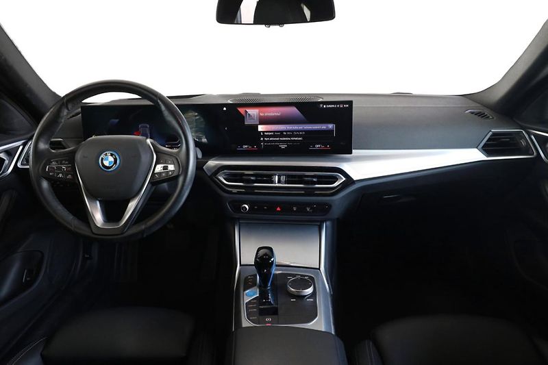 BMW i4 eDrive40 Gran Coupé - fotka 8 z 24