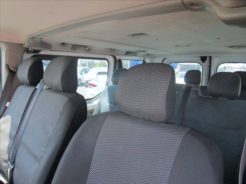 Renault Trafic 2.0dCi 115 Passenger, 9 míst - fotka 14 z 41
