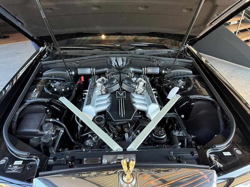 Rolls-Royce Phantom - fotka 12 z 31
