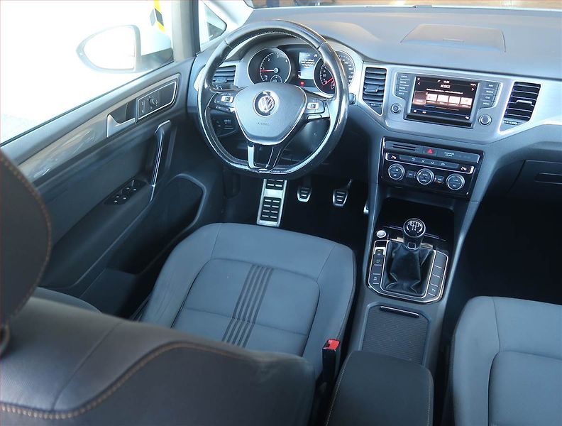 Volkswagen Golf Sportsvan (2017) 1.6 TDI, Serv.kniha, Navi - fotka 7 z 18