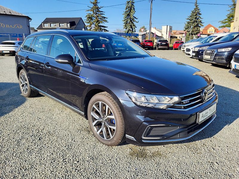 Volkswagen Passat 1.4 TSI PHEV GTE HYBRID - fotka 6 z 48