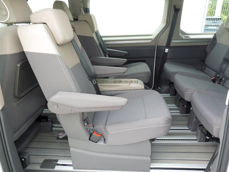 Volkswagen Multivan (2025) Long Life 2,0 TSI 150kW DSG - fotka 21 z 29