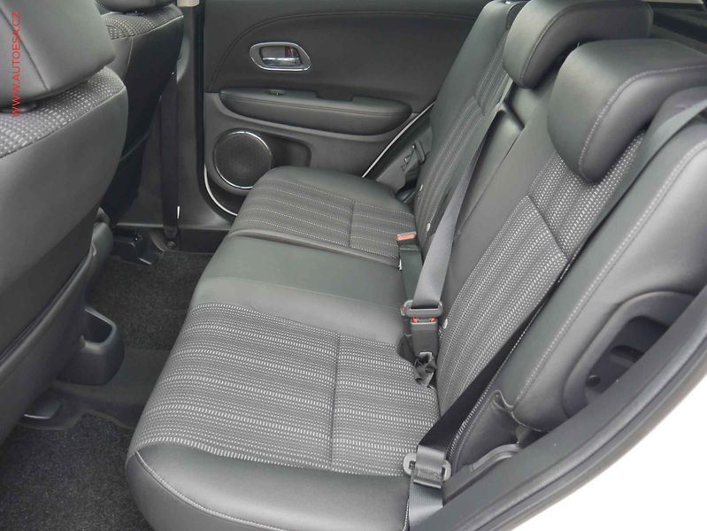 Honda HR-V (2017) 1.5i-VTEC CVT, 2.maj,ČR - fotka 10 z 20