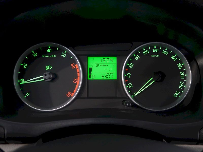 Škoda Roomster (2007) STYLE 1.4i 16V 63KW TAŽNÉ - fotka 17 z 26