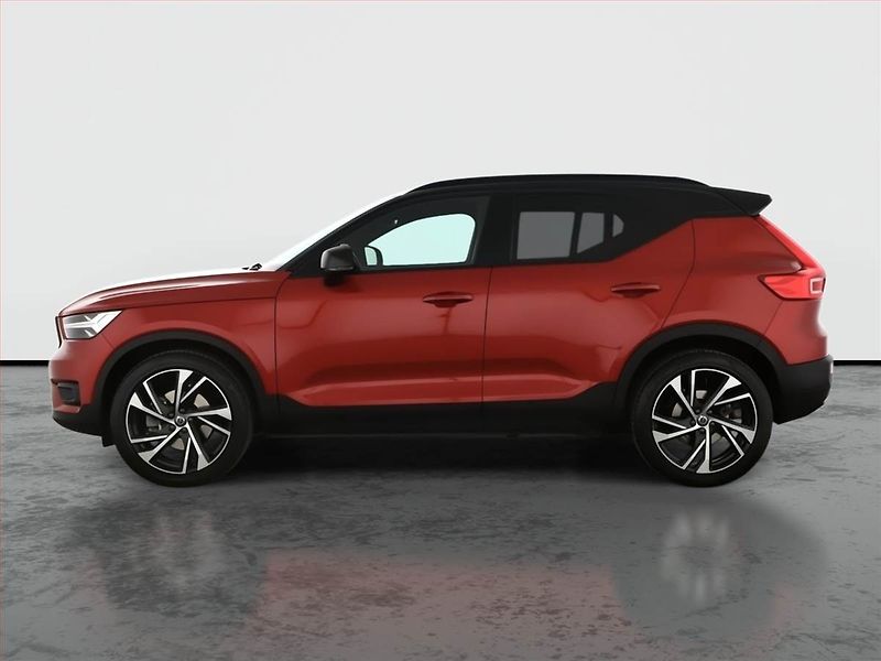 Volvo XC40 (2021) B4 AWD - fotka 3 z 20