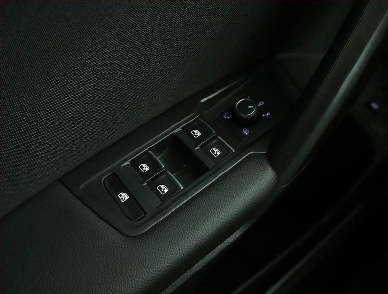Volkswagen Tiguan Allspace (2023) 2.0 TDI - fotka 17 z 17