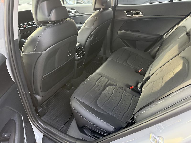 Kia Sportage (2026) TOP 1.6 T-GDI 7DCT 4X2 - fotka 14 z 19