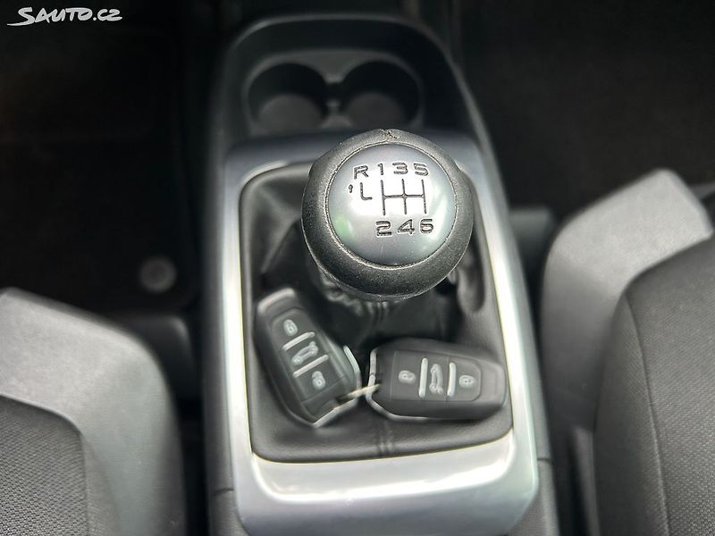 Citroën C4 Picasso (2015) 2.0 HDi 110KW!! PRAVIDELNÝ SER - fotka 18 z 30