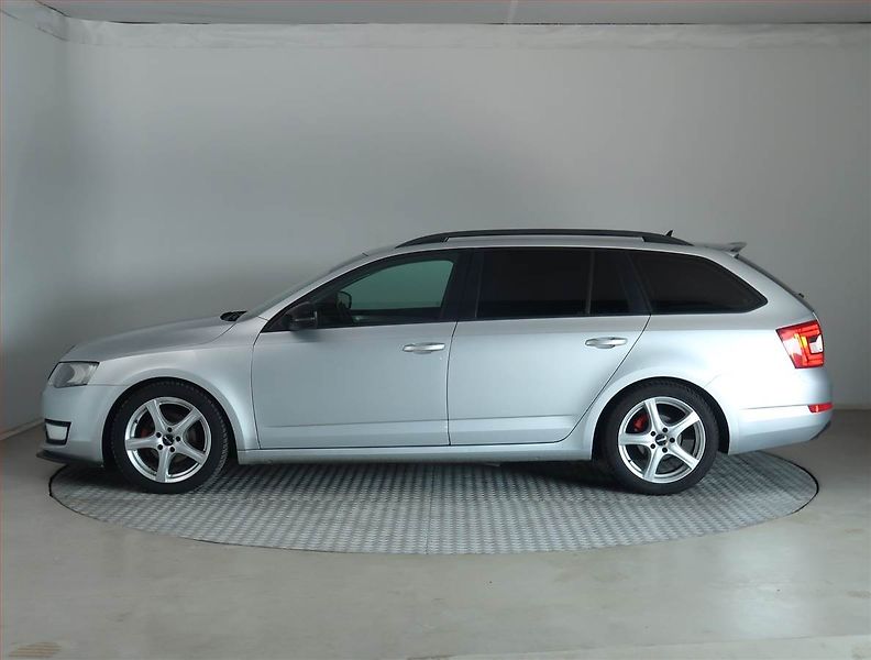 Škoda Octavia (2014) Ambition 1.6 TDI, Navi - fotka 3 z 18
