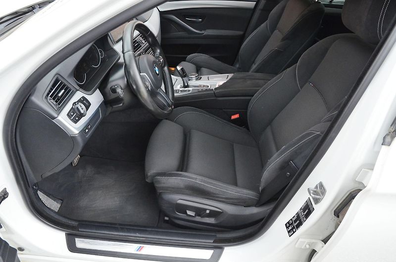 BMW Řada 5 (2016) 520d xDrive AT / ČR / M-PAKET - fotka 16 z 39