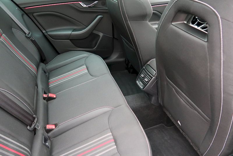 Škoda Kamiq (2024) Monte Carlo 1,0 TSI/ 85 kW DSG - fotka 11 z 31