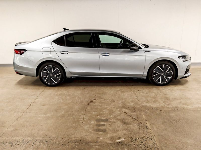 Škoda Superb (2025) 2.0 TDI 142 kW DSG 4x4 Sportli - fotka 29 z 34
