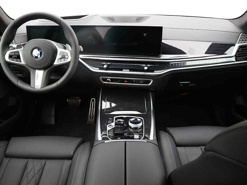 BMW X7 - fotka 7 z 10