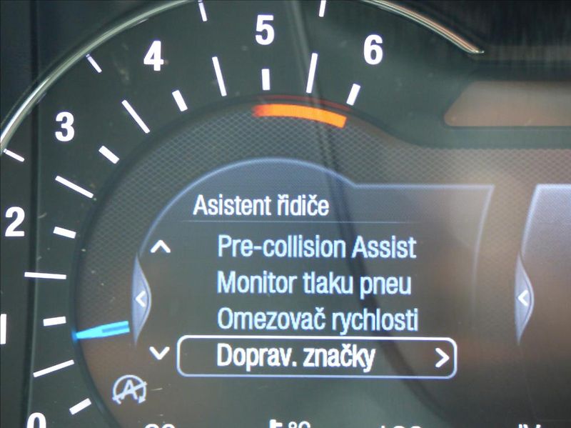 Ford Mondeo 2,0 LED,Navi,Titanium servis - fotka 21 z 72