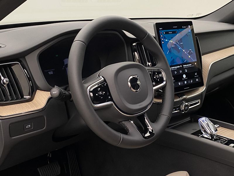 Volvo XC60 (2026) B5 AWD AUT BRIGHT PLUS  - fotka 4 z 62