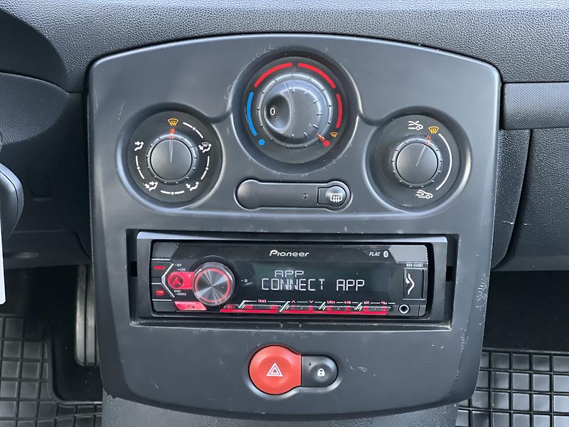 Renault Clio 1.2i 55kw ABS KOUPENO V ČR  - fotka 17 z 29