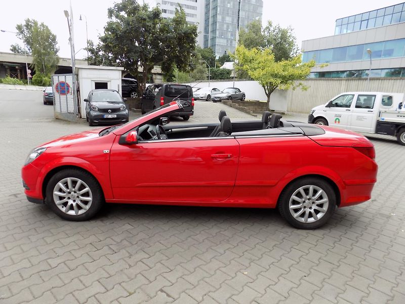Opel Astra (2008) 1.8 16V - fotka 18 z 18