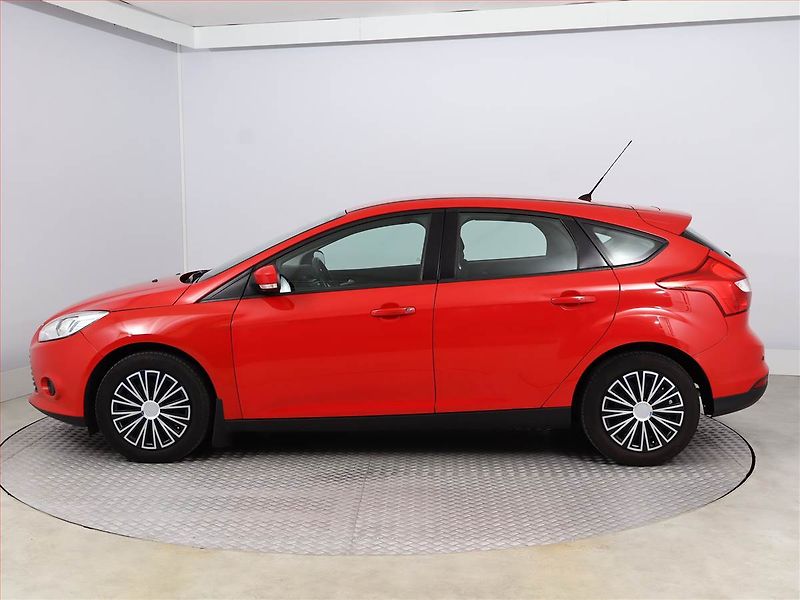 Ford Focus (2012) 1.6 i, Park. senzory - fotka 3 z 12