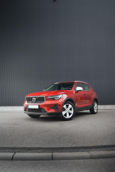 Volvo XC40 (2022) Plus Bright, B4, 145kw, benzín - fotografie inzerátu