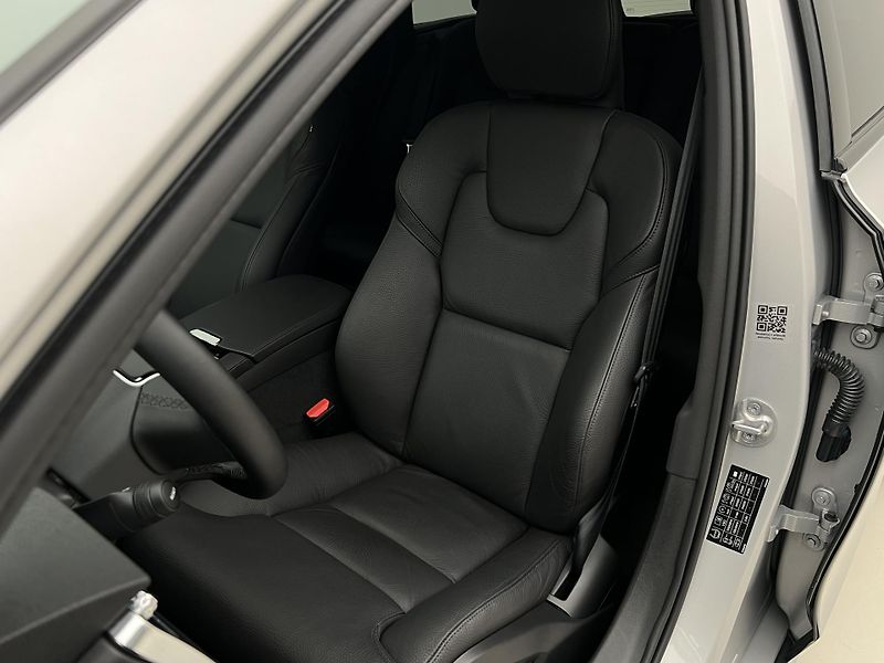Volvo V90 T6 AWD RECHARGE PLUS REZERVACE - fotka 16 z 45