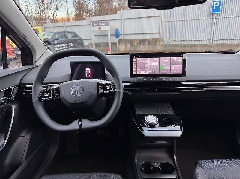 MG MG4 (2025) Electric Exclusive (64 kWh) - fotka 20 z 39