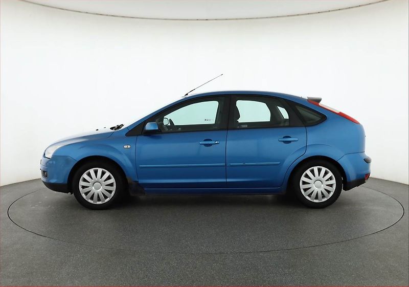 Ford Focus (2007) 1.6 16V, nová STK, Tažné - fotka 3 z 15