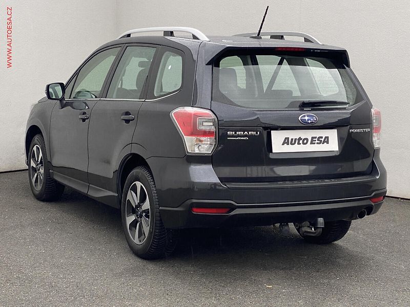 Subaru Forester (2017) 2.0 i AWD, AT, kamera, TZ - fotka 6 z 18