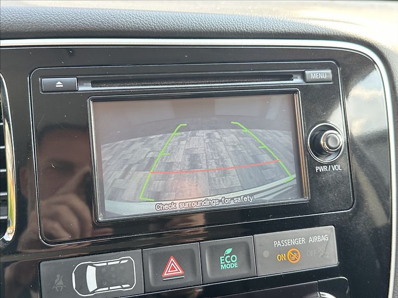 Mitsubishi Outlander 2,0 150PS  Intense A/T 4x4 - fotka 37 z 53