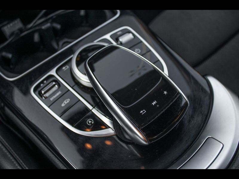Mercedes-Benz Třídy C 4MATIC 2016 - fotka 14 z 30