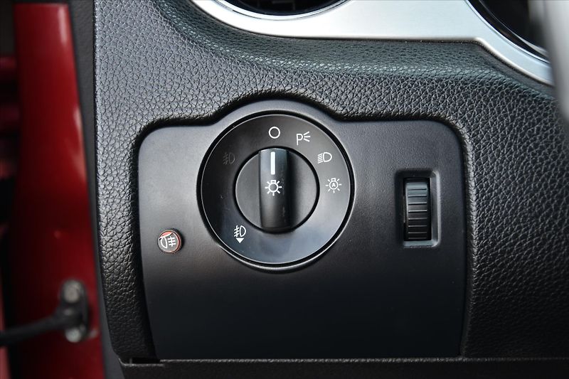 Ford Mustang GT 3.7i 227kW AUTOMAT - fotka 20 z 22