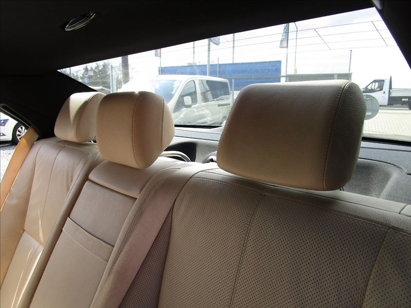 Mercedes-Benz Třídy S S 420CDi V8 AMG - fotka 44 z 59