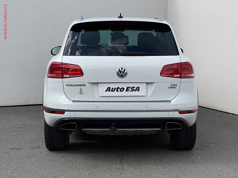 Volkswagen Touareg (2017) 3.0TDi 4x4, ČR, R-Line, TZ - fotka 5 z 23