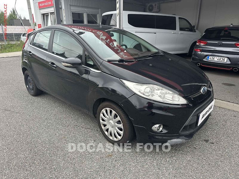 Ford Fiesta (2010) 1.3, 2.maj,ČR - fotka 1 z 3
