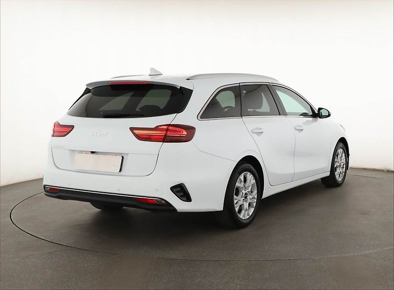 Kia Ceed (2024) Top 1.5 T-GDI - fotka 5 z 17