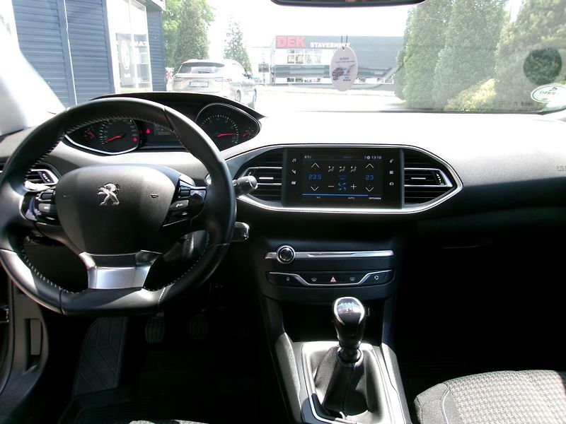 Peugeot 308 (2020) SW - fotka 13 z 25
