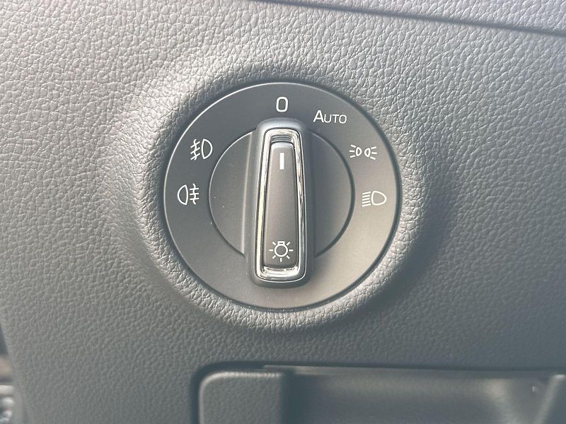 Škoda Superb (2020) Combi 1.4 TSI iV DSG Ambition - fotka 12 z 35