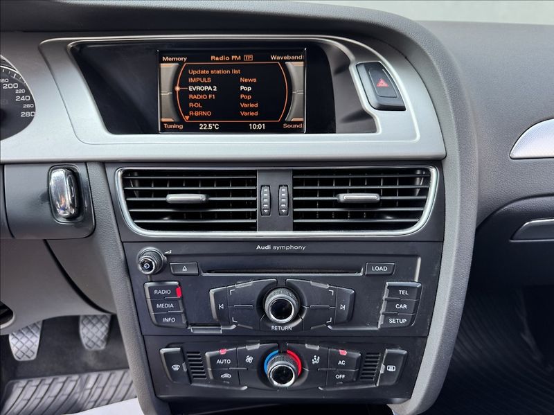 Audi A4 2,0 TDI 105kW AVANT - fotka 32 z 50